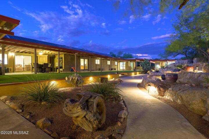 8260 E Calle Potrero  Tucson AZ 85750 photo