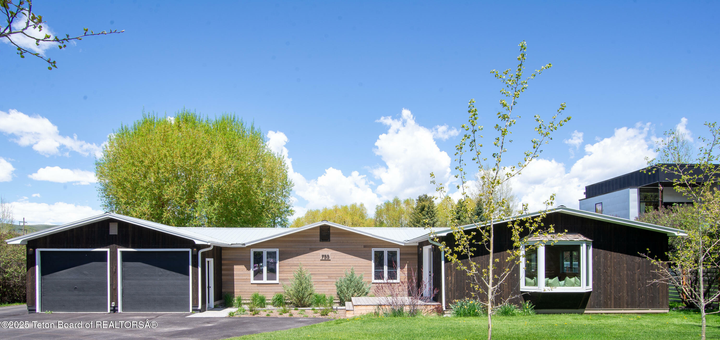 Property Photo: 755 Cache Creek Drive WY 83001