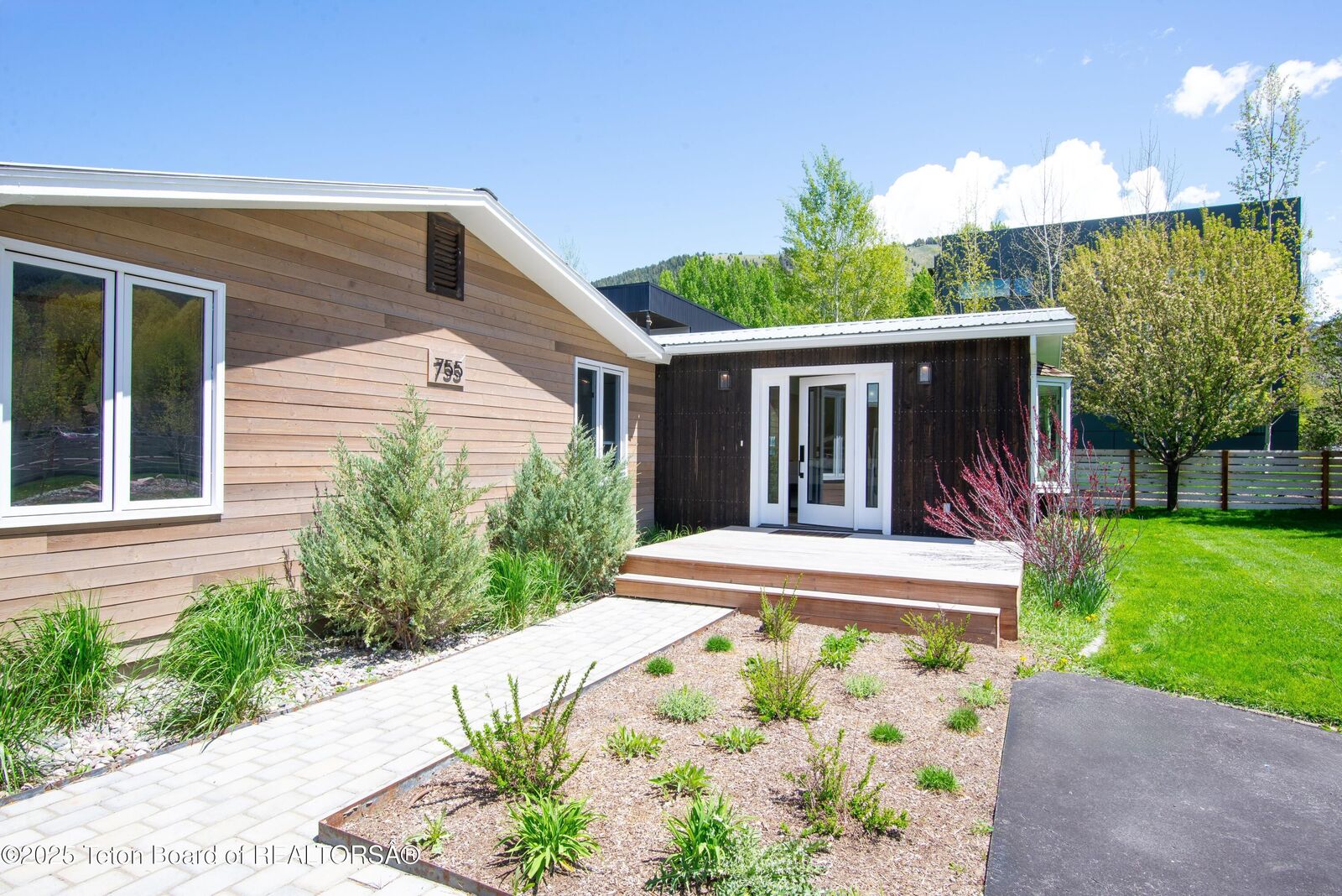 Property Photo: 755 Cache Creek Drive WY 83001