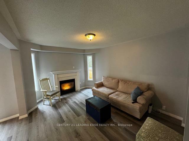 Photo de la propriété: 497 Nottingham Crescent ON L1K 2V6