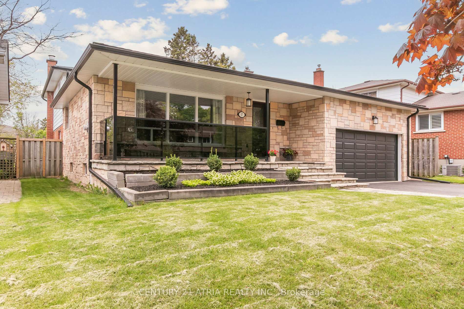 Property Photo: 17 Janellan Terrace ON M1E 3M8