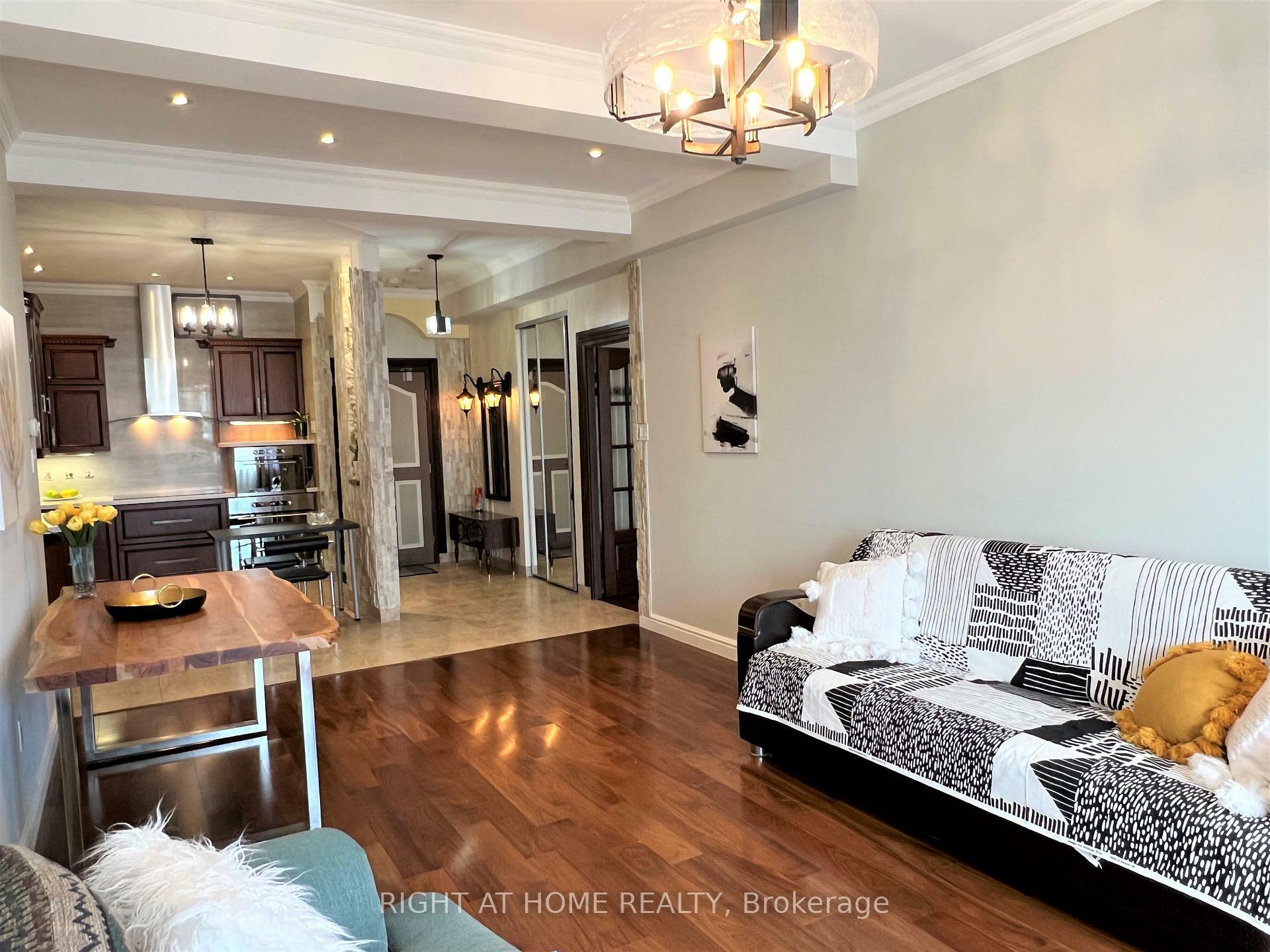 Photo de la propriété: 45 Carlton Street Ph2 ON M5B 2H9