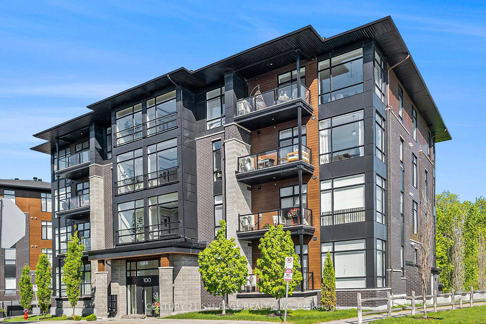 Property Photo: 100 Cortile Private 104 ON K1V 2S8