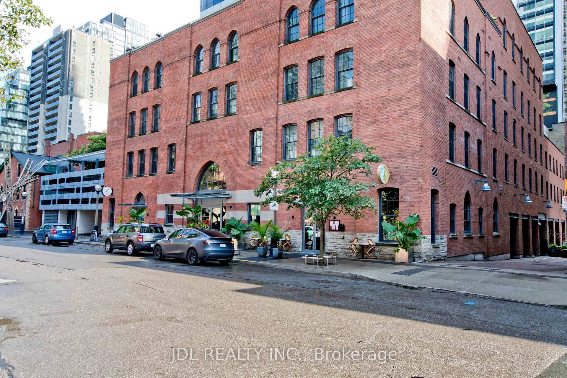 Photo de la propriété: 5 St Joseph Street 2904 ON M4Y 0B6