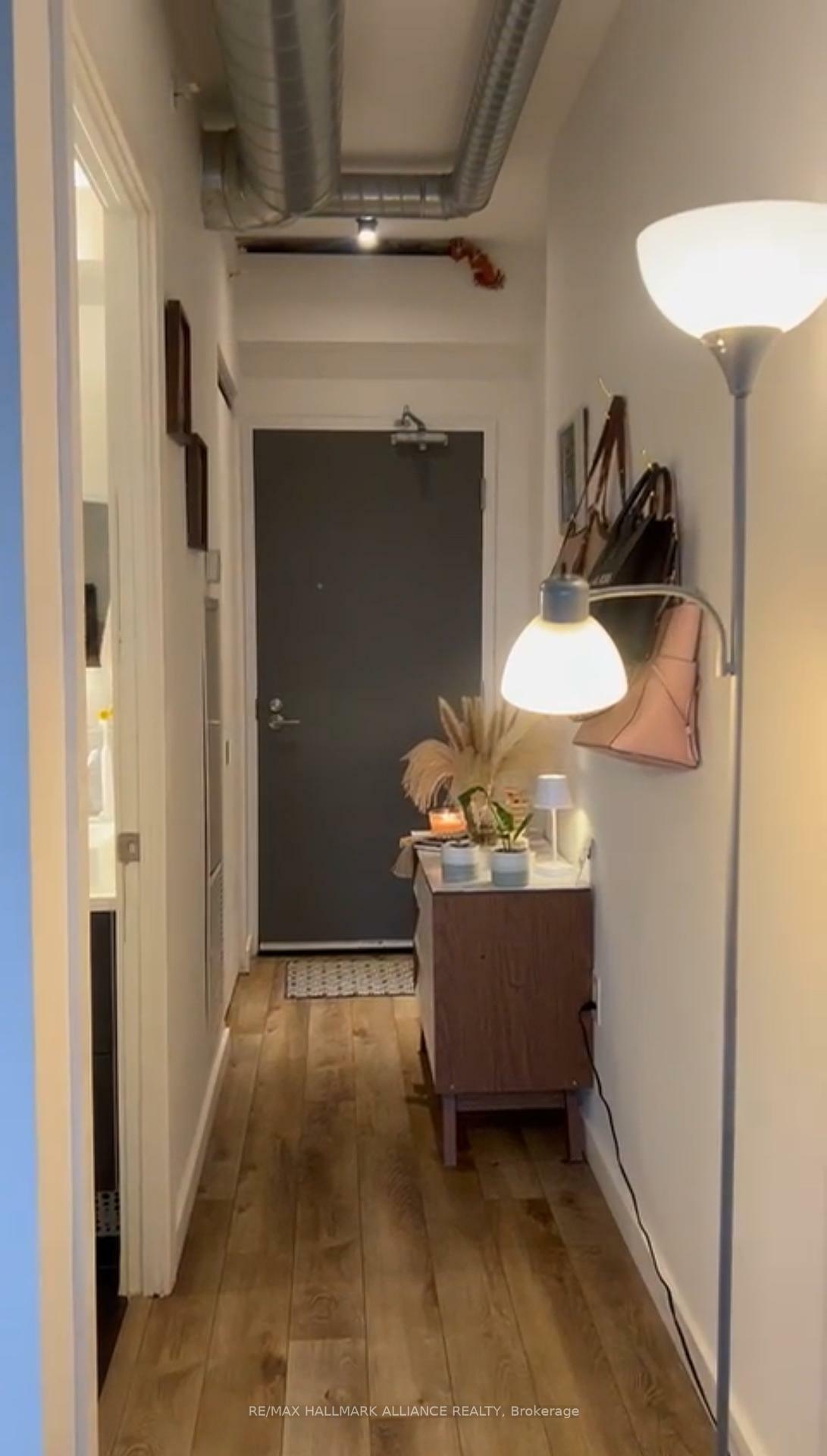 Property Photo: 170 Bayview Avenue 819 ON M5A 0M4