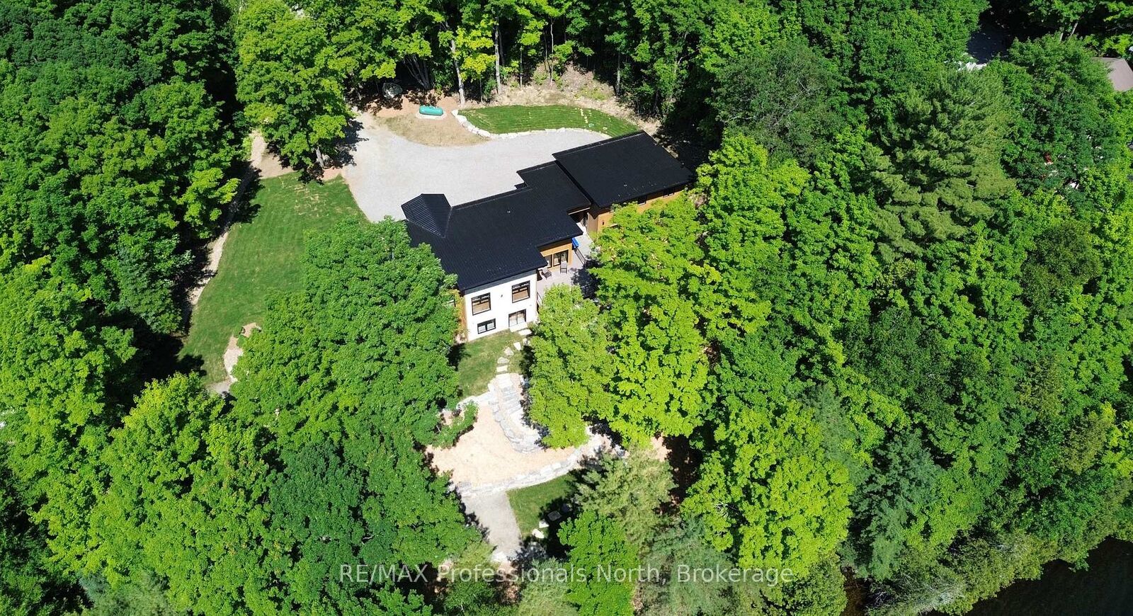 Property Photo: 1041 Minaki Lane ON K0M 2K0