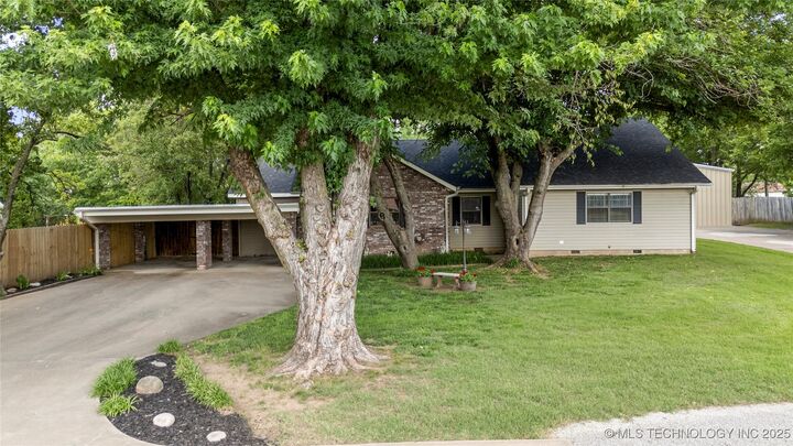 Property Photo: 1732 N Little OK 74023