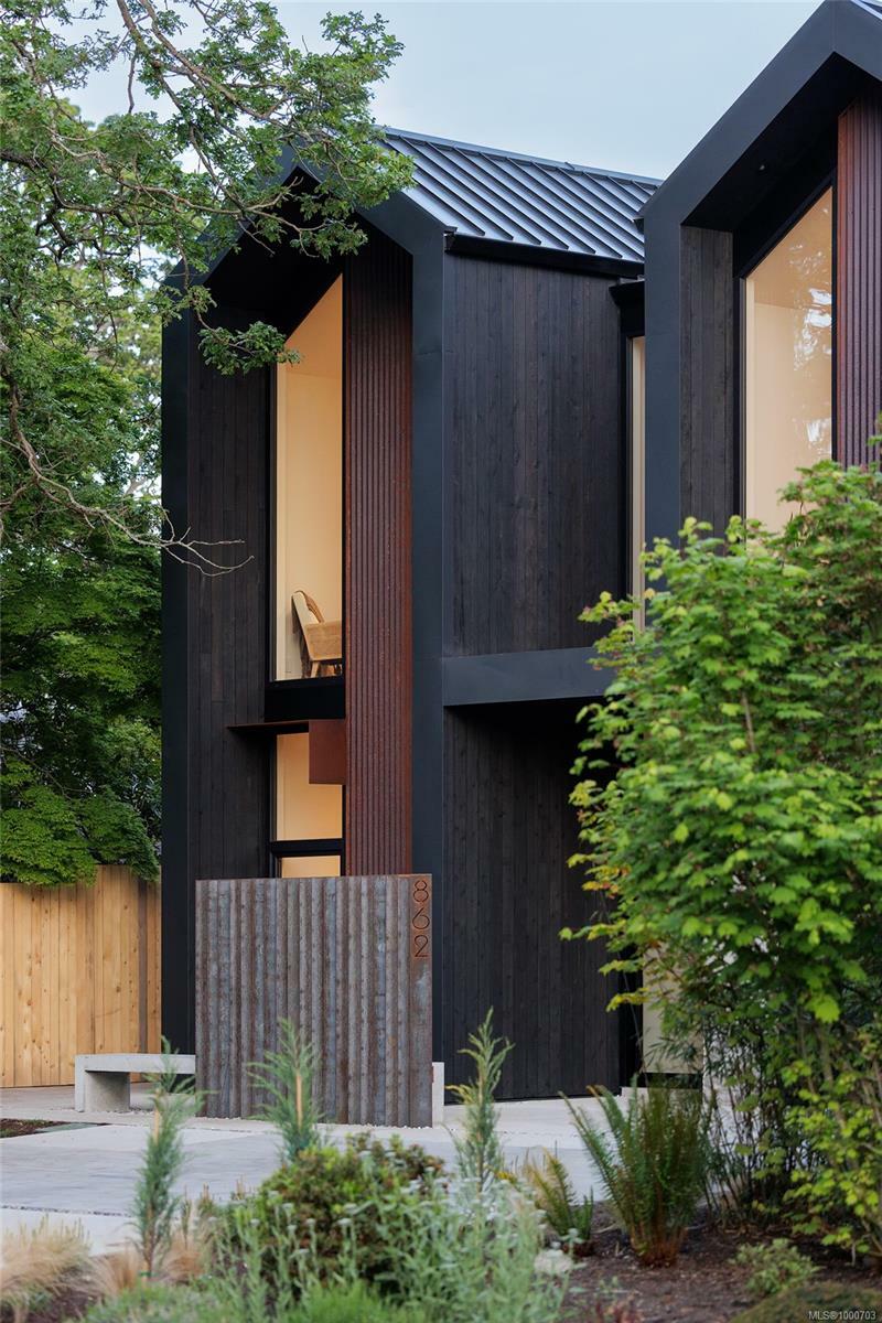 Property Photo: 862 Somenos St BC V8S 4A6