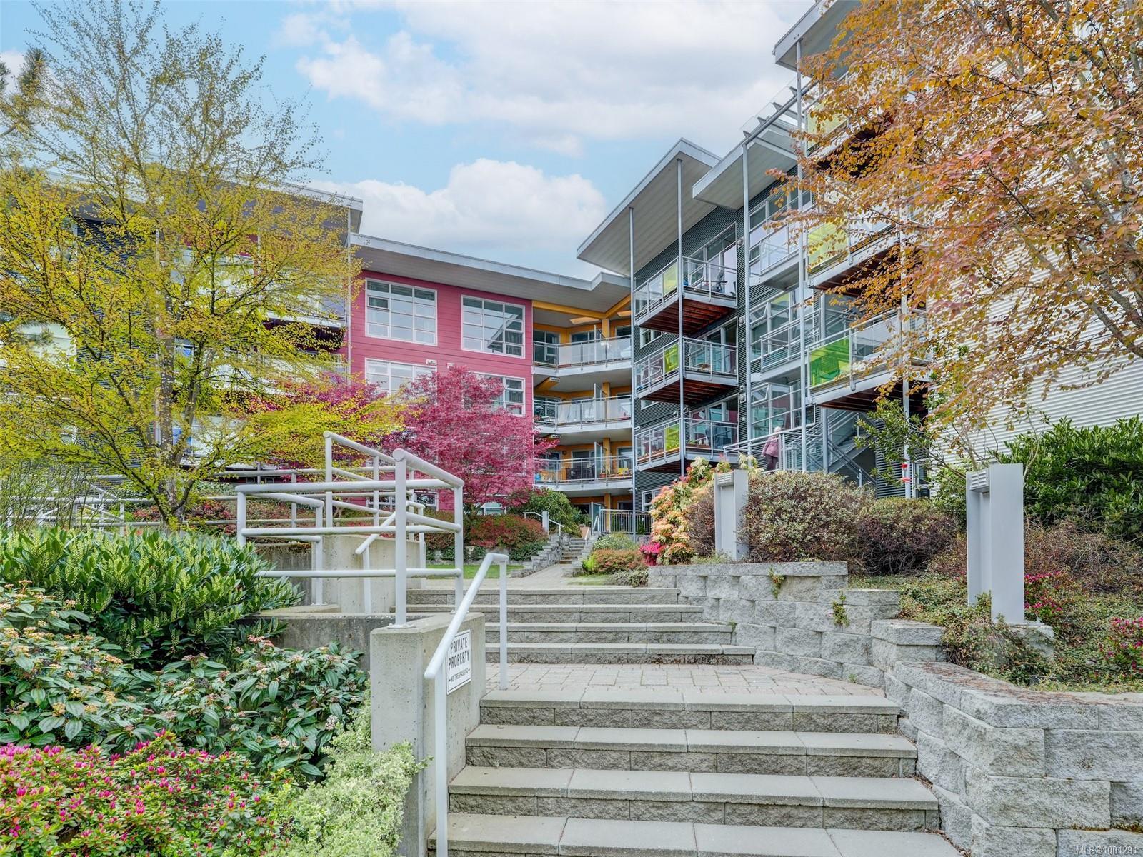 Photo de la propriété: 797 Tyee Rd 408 BC V9A 7R4