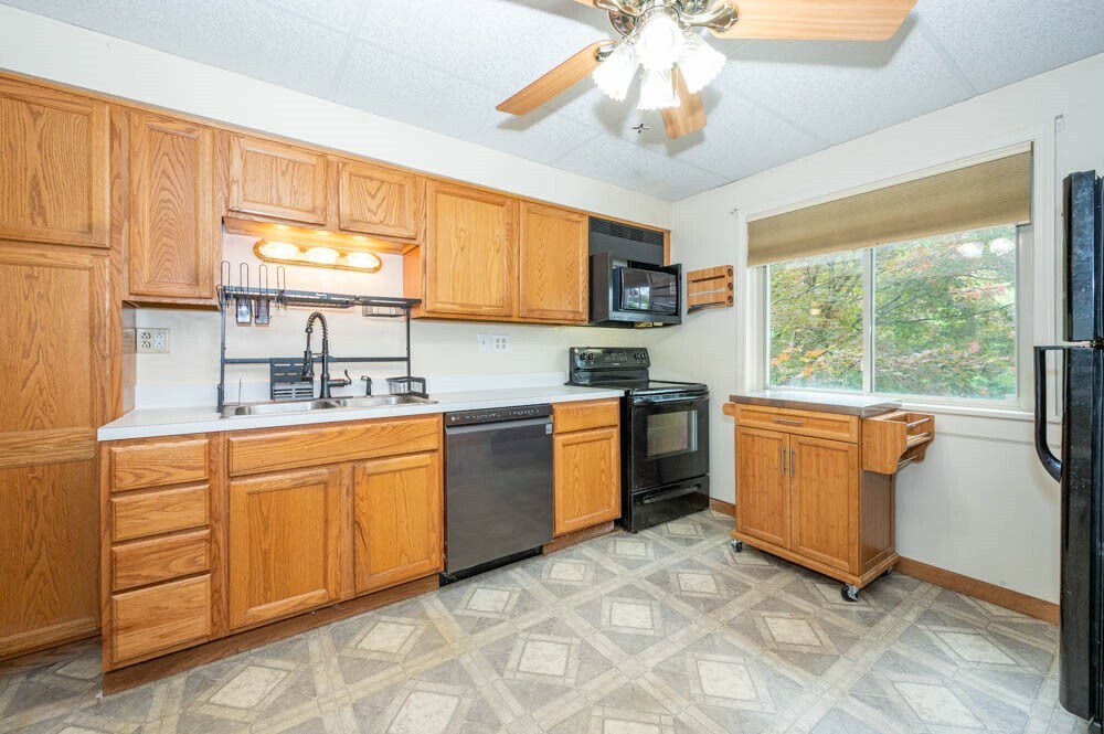 Property Photo: 117 Derby Way PA 15001