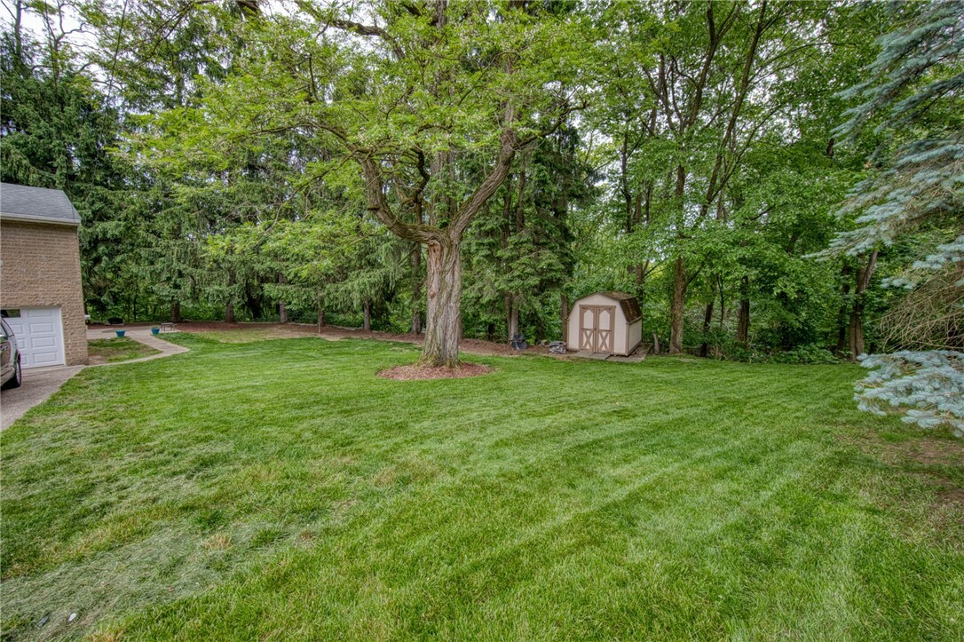 Property Photo: 426 Ridgemont Dr. PA 15220