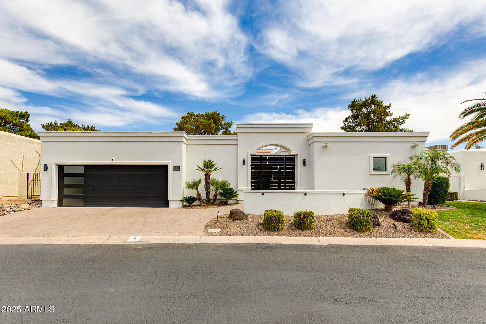 Property Photo: 2737 E Arizona Biltmore Circle 8 AZ 85016