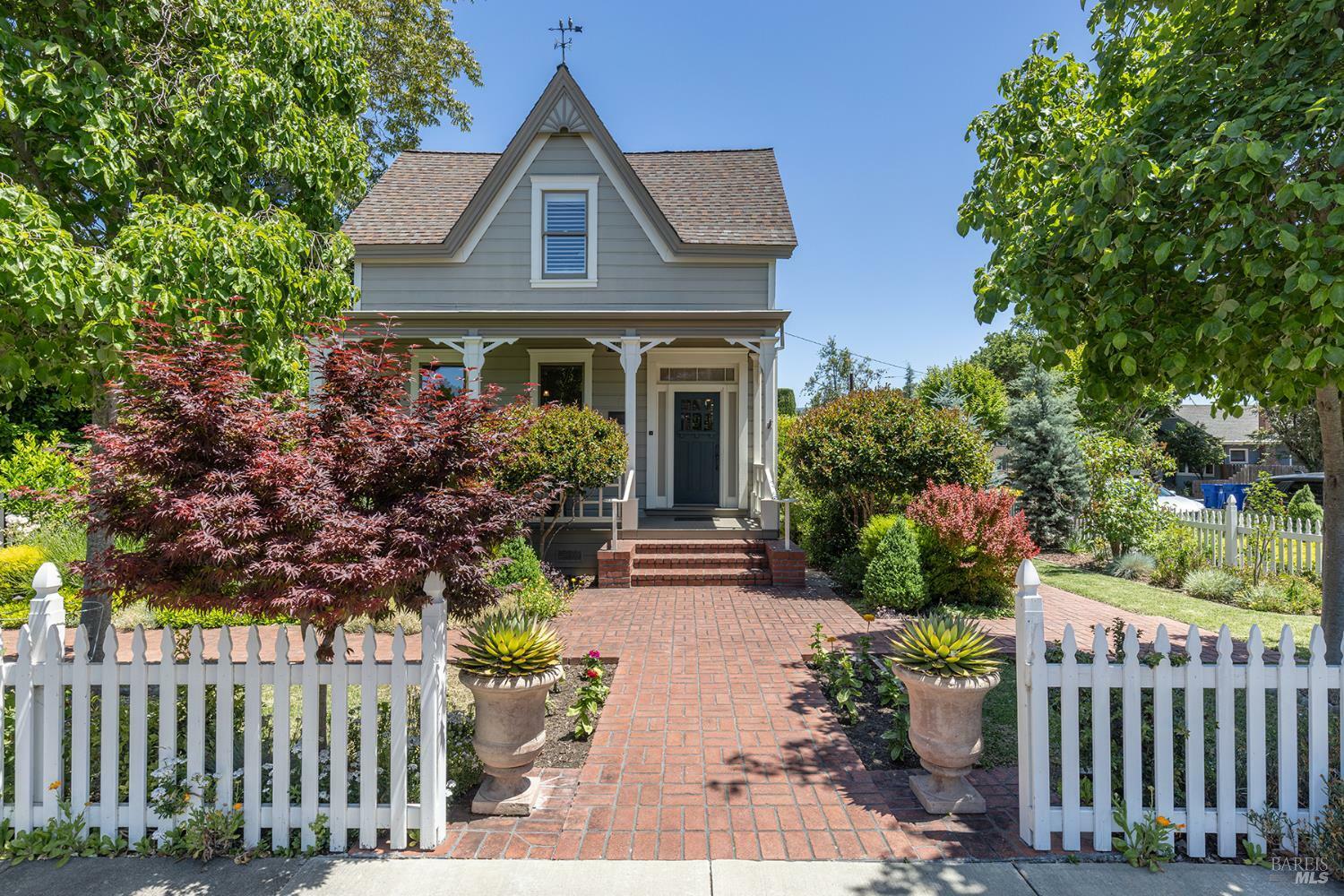 Property Photo: 406 Franklin Street CA 94559