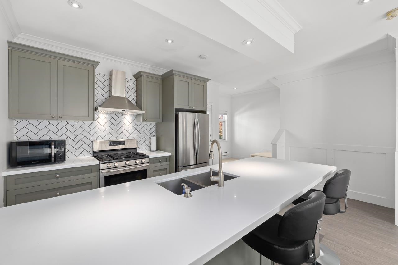 Property Photo: 3799 Granville Avenue 3 BC V7C 1C8