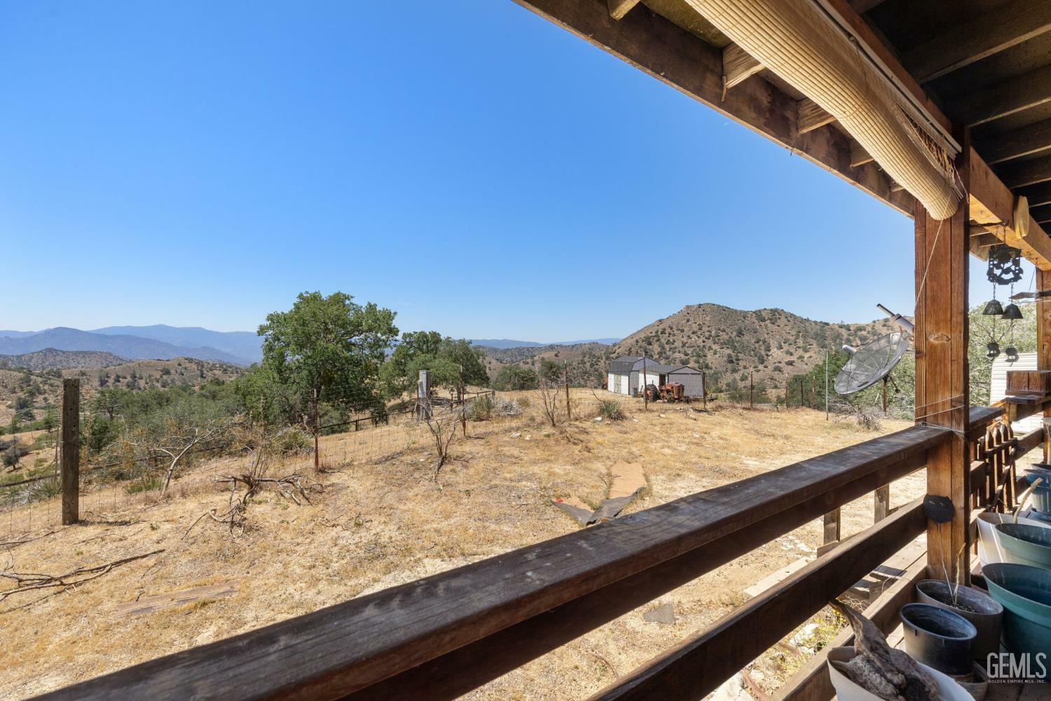 Property Photo: 38579 Payne Way CA 93518