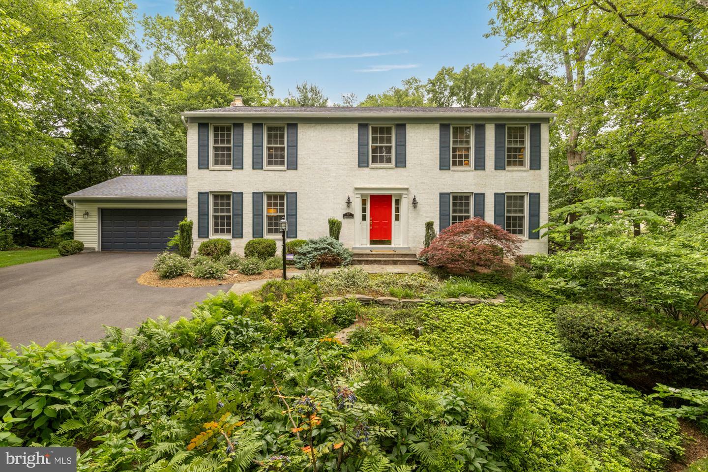Property Photo: 5117 Pheasant Ridge Road VA 22030