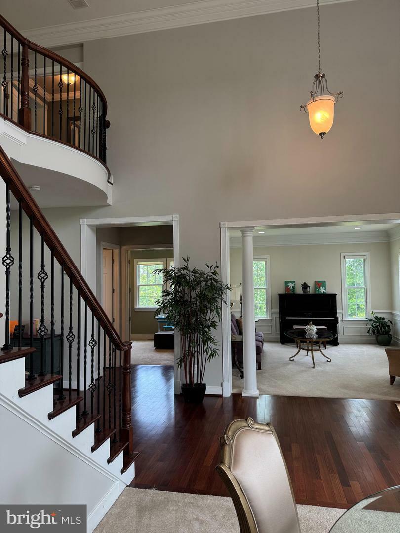 Property Photo: 21835 Knob Hill Place VA 20148
