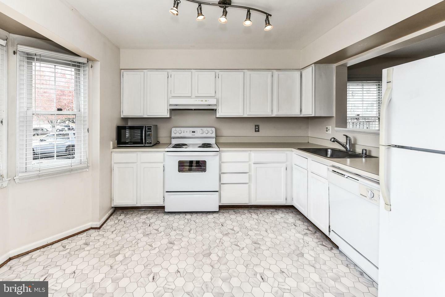 Property Photo: 14639 Stone Range Drive VA 20120