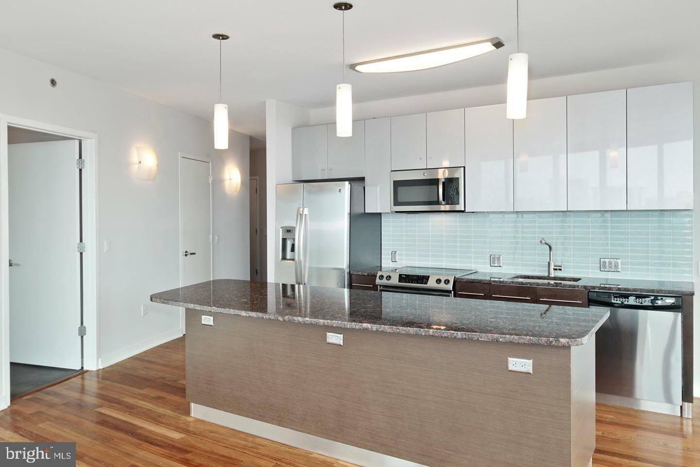 Property Photo:  2101 Market Street 902  PA 19103 