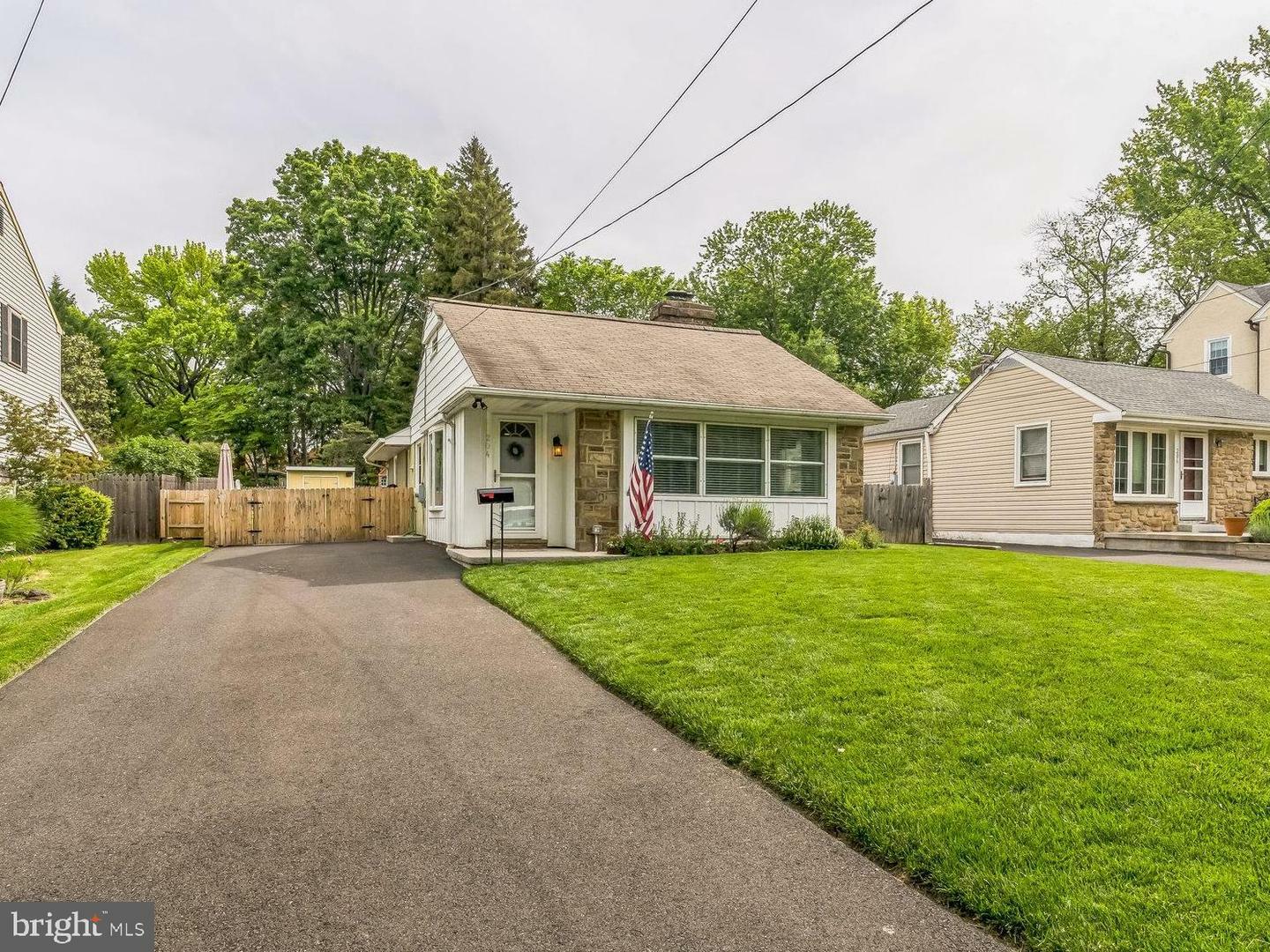 Property Photo: 204 Yeakel Avenue PA 19038