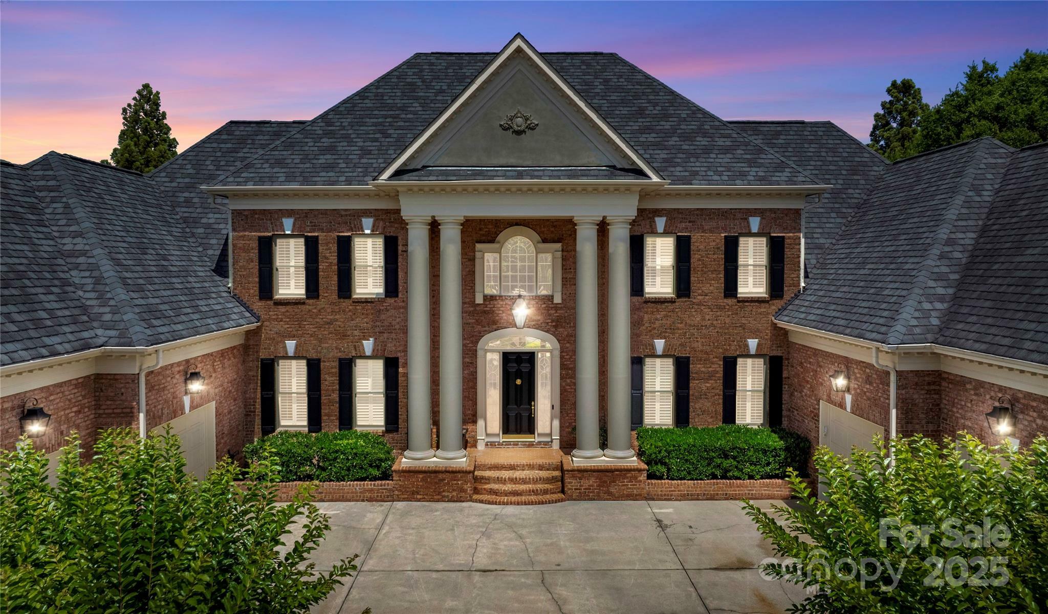 Property Photo: 8721 Lake Challis Lane NC 28226