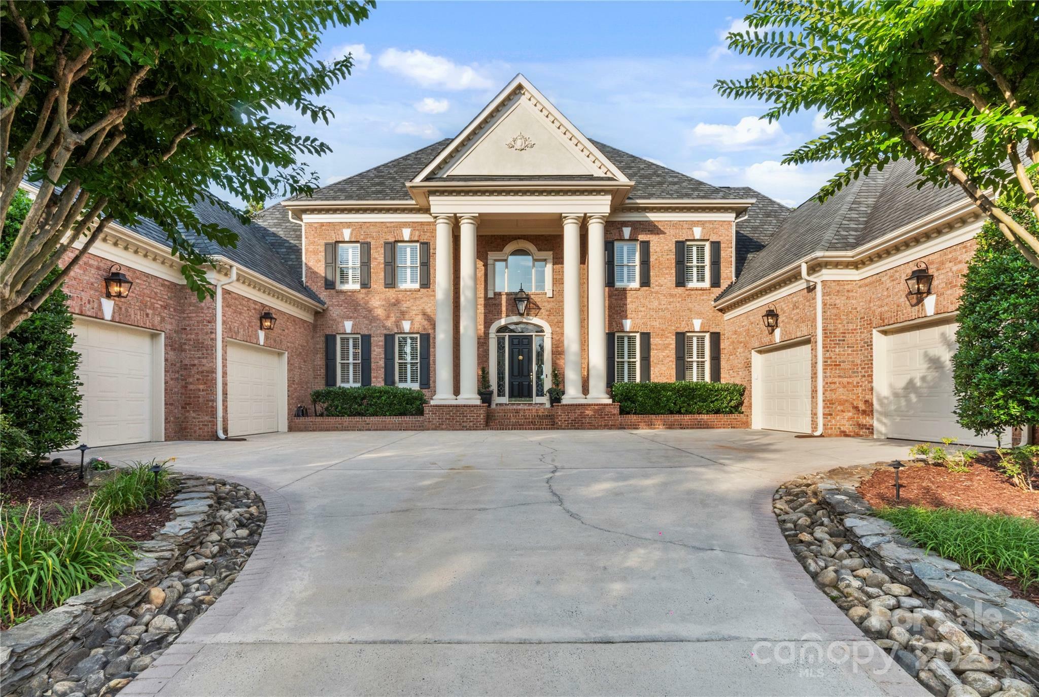 Property Photo:  8721 Lake Challis Lane  NC 28226 