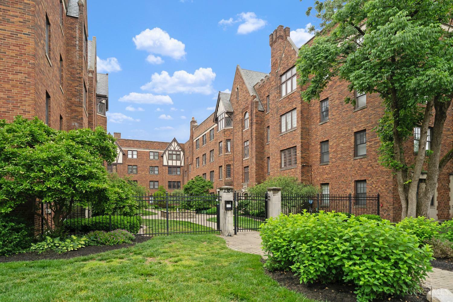 Property Photo: 2324 Park Avenue OH 45206