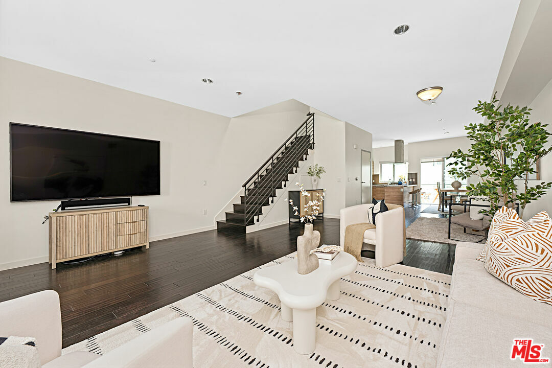Property Photo: 3119 Via Dolce CA 90292