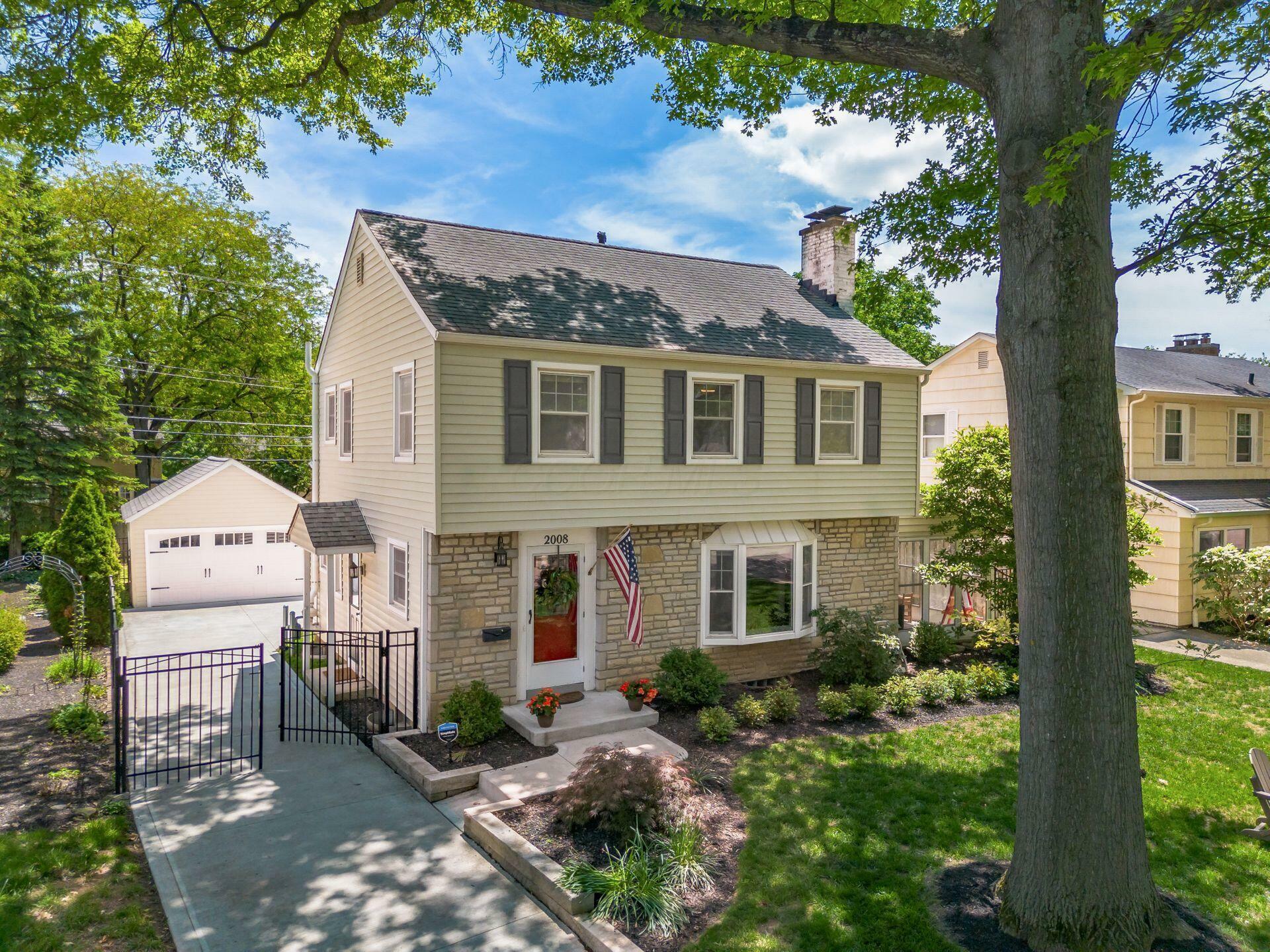 Property Photo: 2008 N Edgemont Road OH 43212
