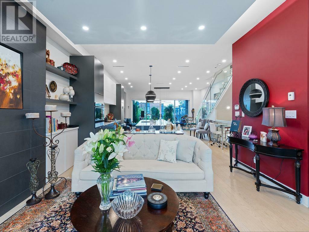 Property Photo:  609 East 4th Street  BC V7L 1J9 