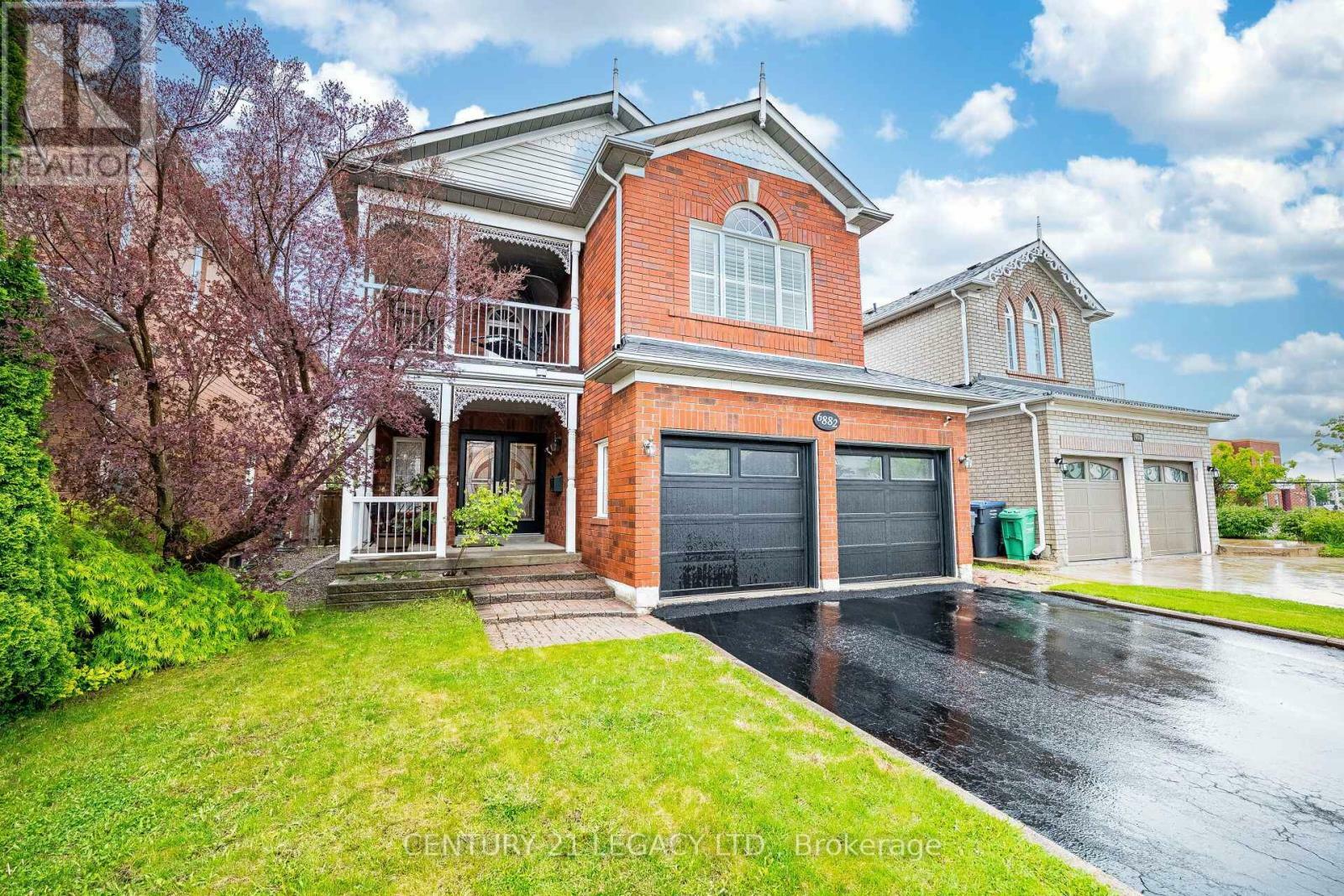 Property Photo: 6882 Gooderham Estate Boulevard ON L5W 1B1