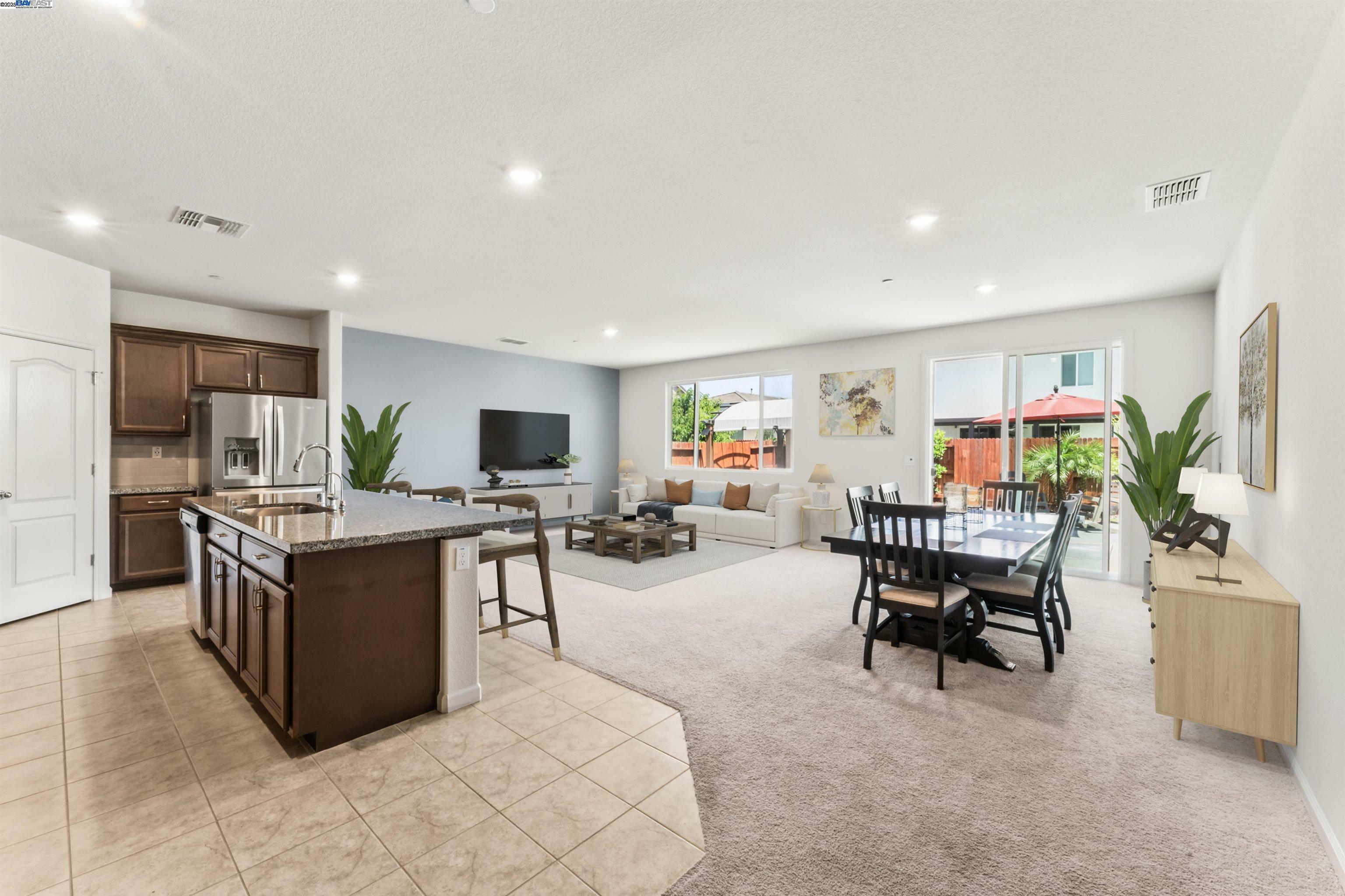 Property Photo: 323 Sacramento St CA 95330