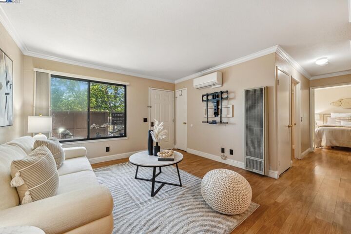 Property Photo: 213 Ladera Plz CA 94587