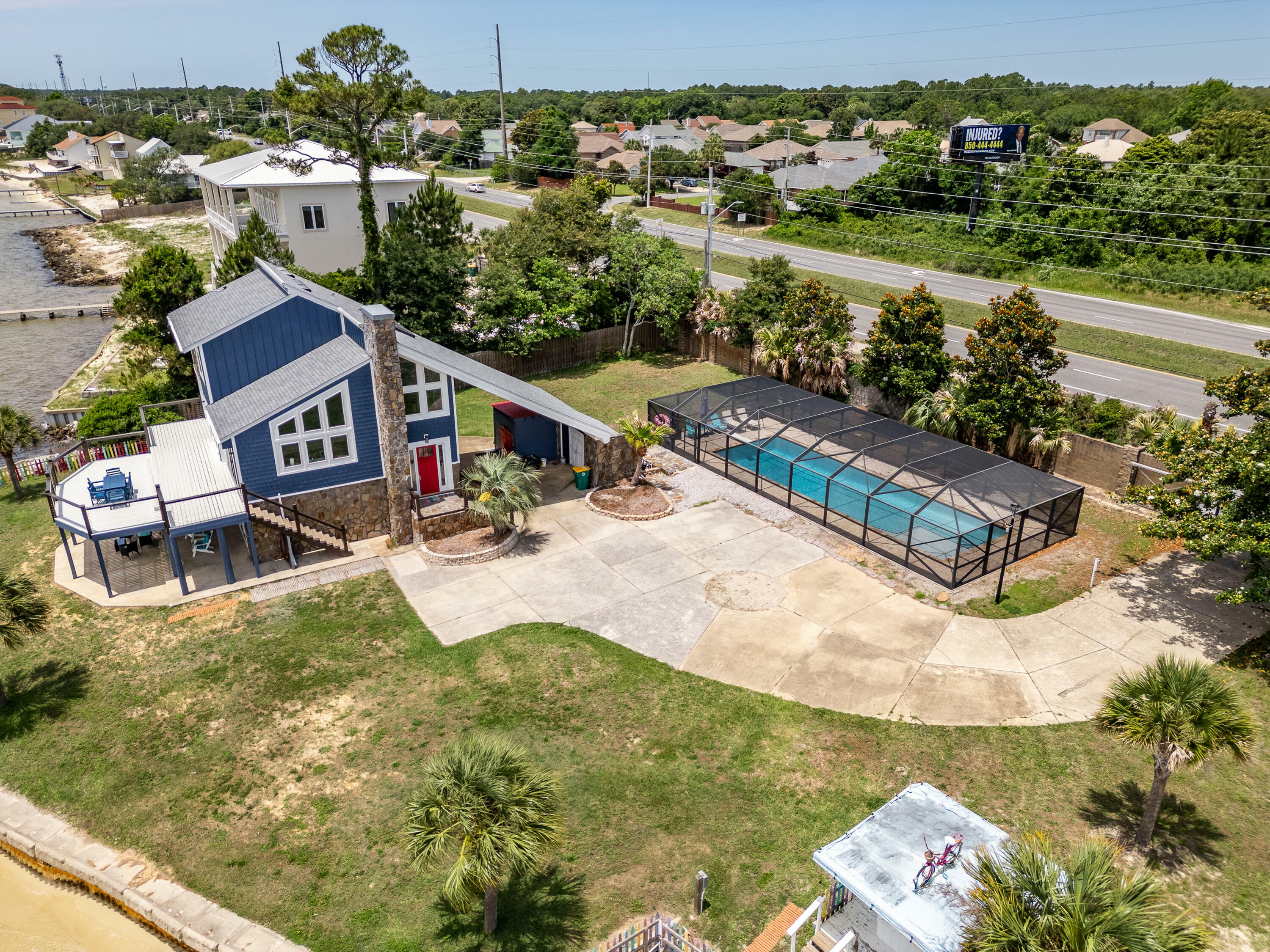 Property Photo: 2807 W Highway 98 FL 32569