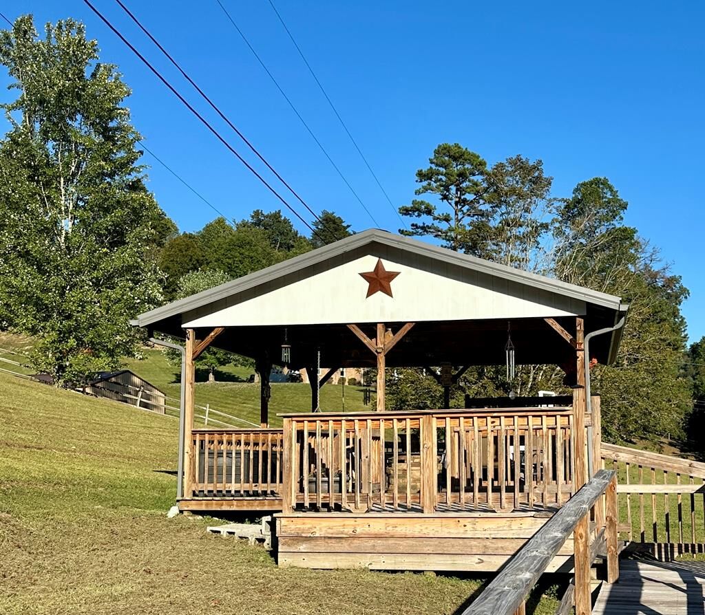 Property Photo: 388 Colvin Branch Road KY 41238