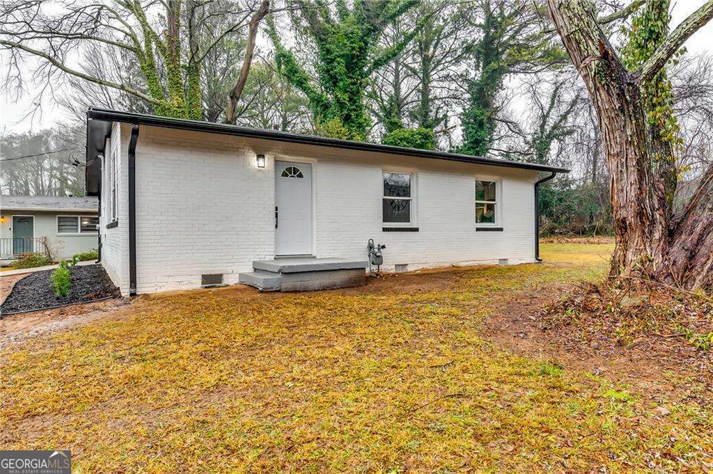 Property Photo: 2162 Westover Drive GA 30344