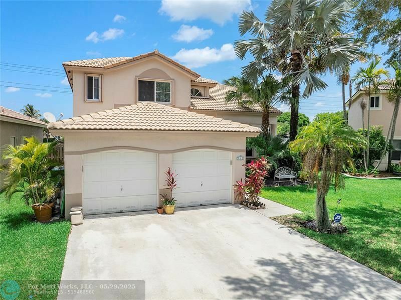 Property Photo: 466 E Royal Cove Cir FL 33325