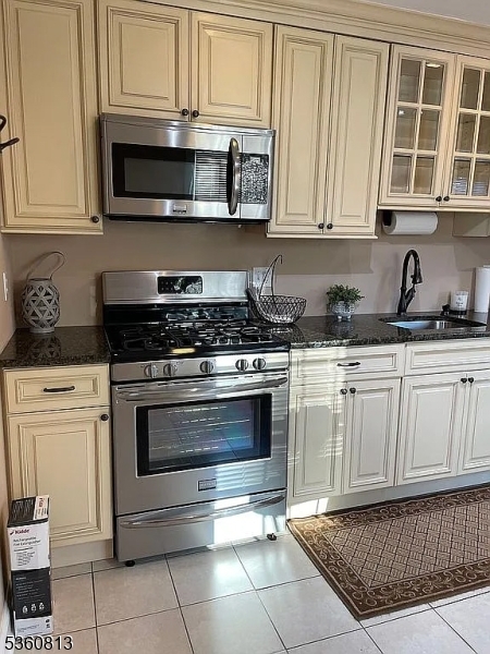 Property Photo: 5 Lynn Pl NJ 07444