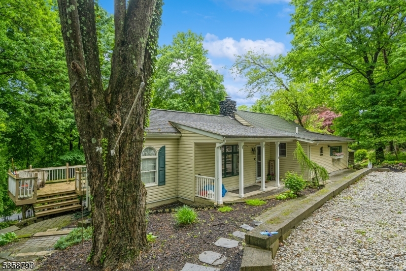 Property Photo:  6 Pinecliff Rd  NJ 07860 