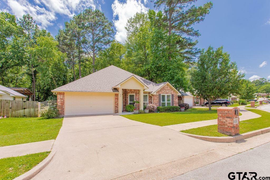 Property Photo: 622 Winding Brook Ln TX 75703