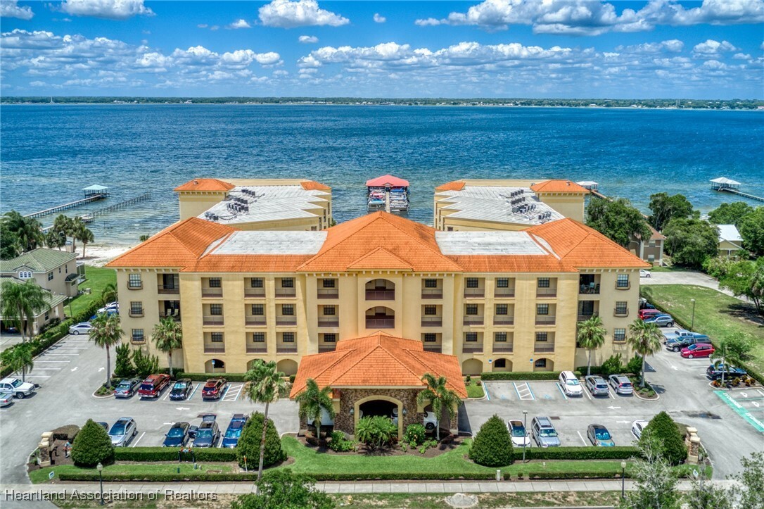 Property Photo: 2351 Lakeview Drive 219 FL 33870