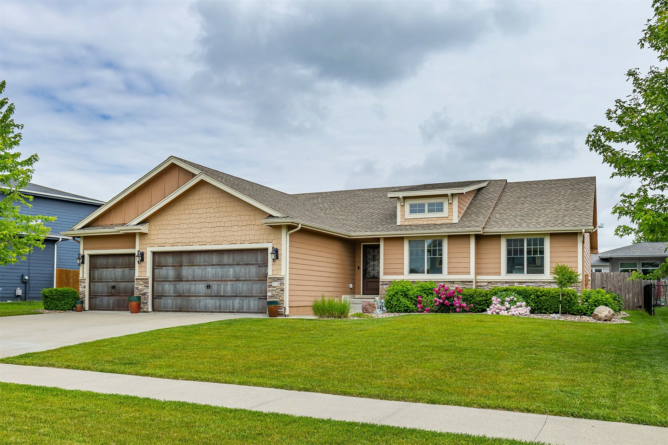 Property Photo: 565 NE Bowman Drive IA 50263
