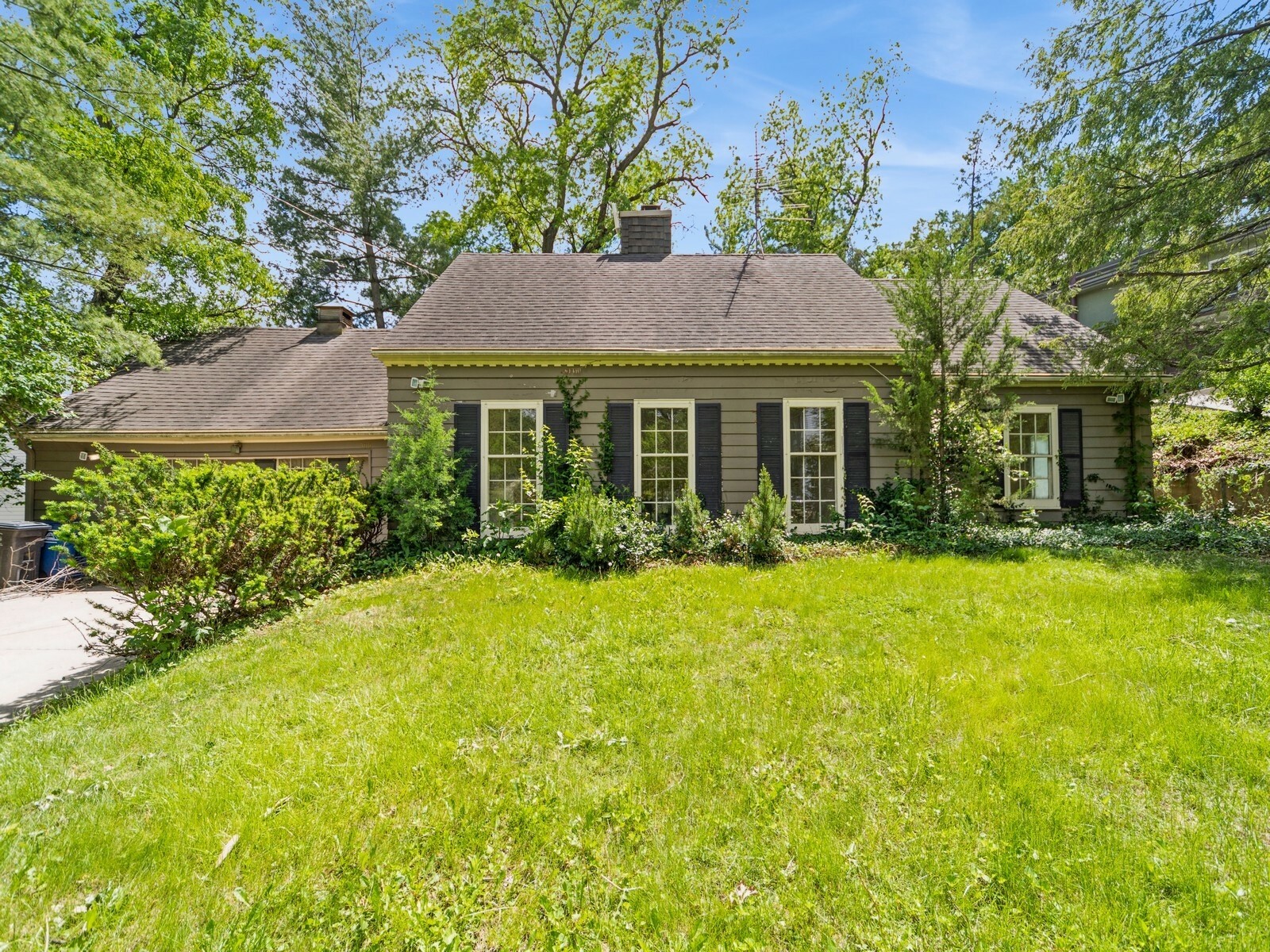 Property Photo: 3110 Saint Johns Road IA 50312