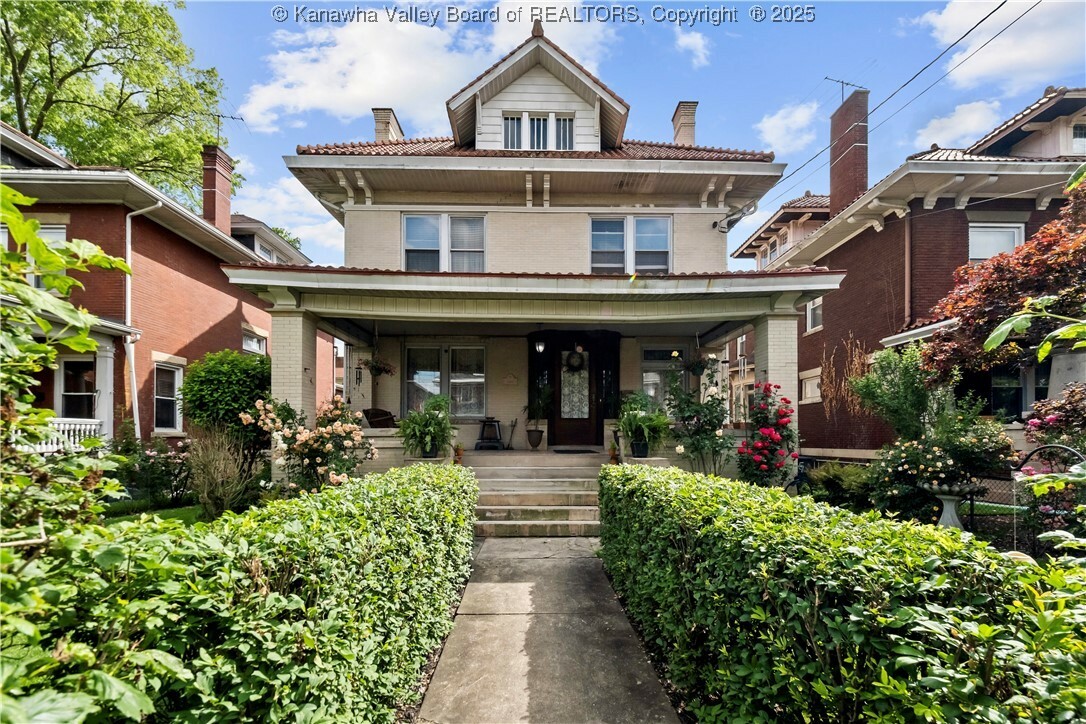 Property Photo: 1565 Virginia Street E WV 25311