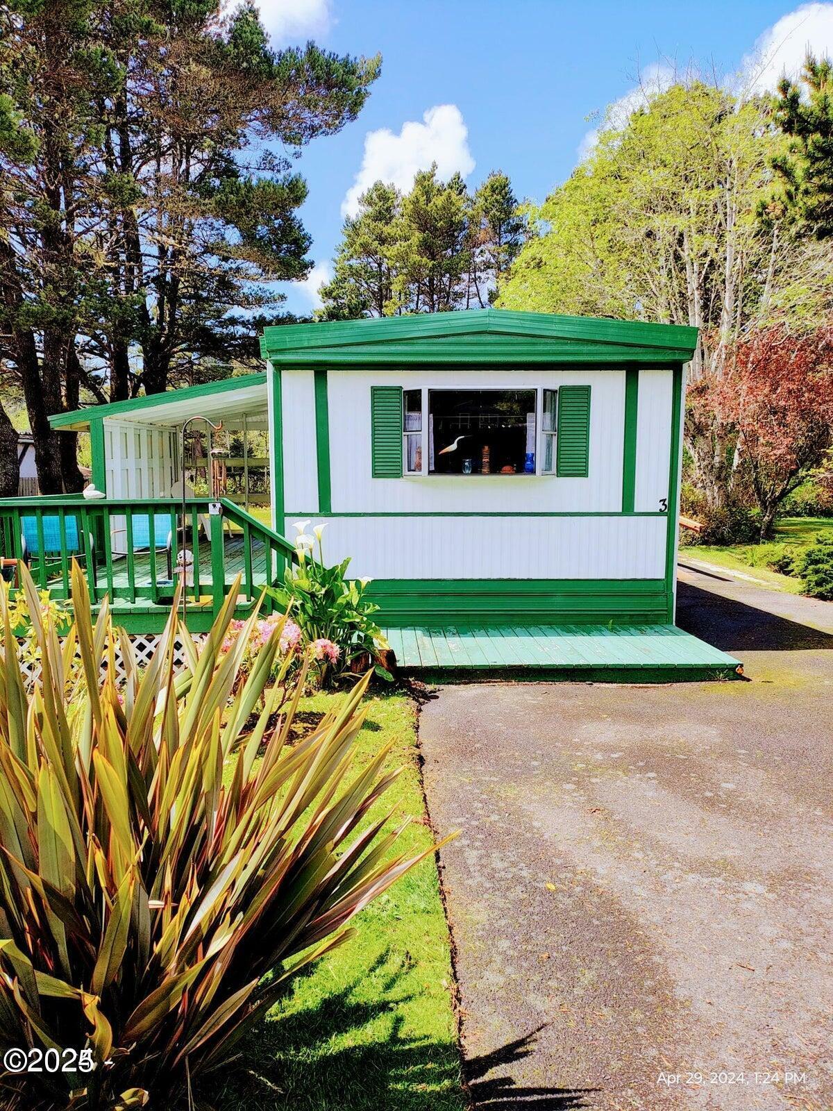 Property Photo: 5405 NW Pacific Coast Highway 3 OR 97394