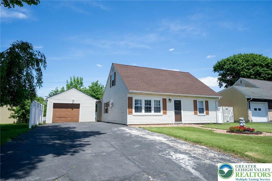 Property Photo: 3079 Eldridge Avenue PA 18045