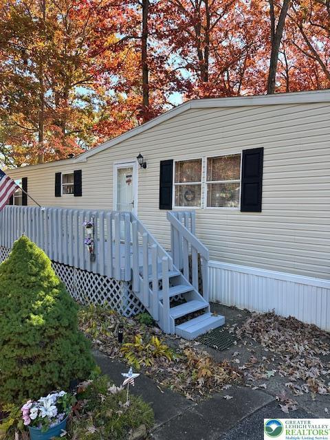 Property Photo: 378 White Oak Lane PA 18014