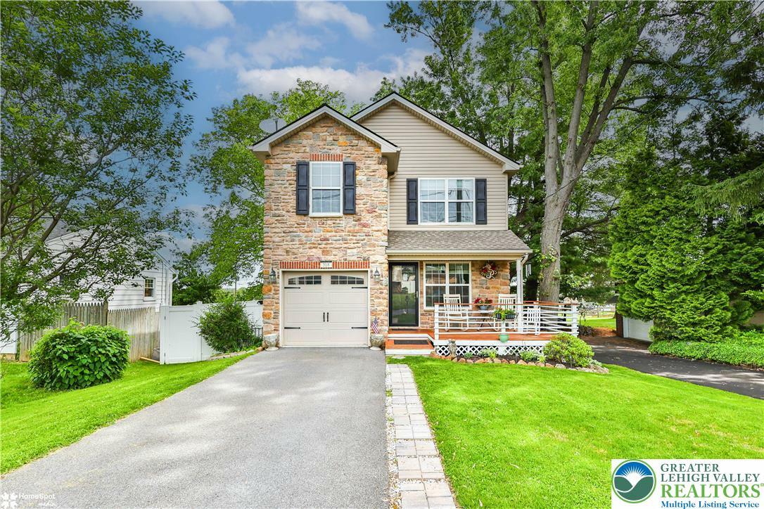 Property Photo: 318 Pike Street PA 18045