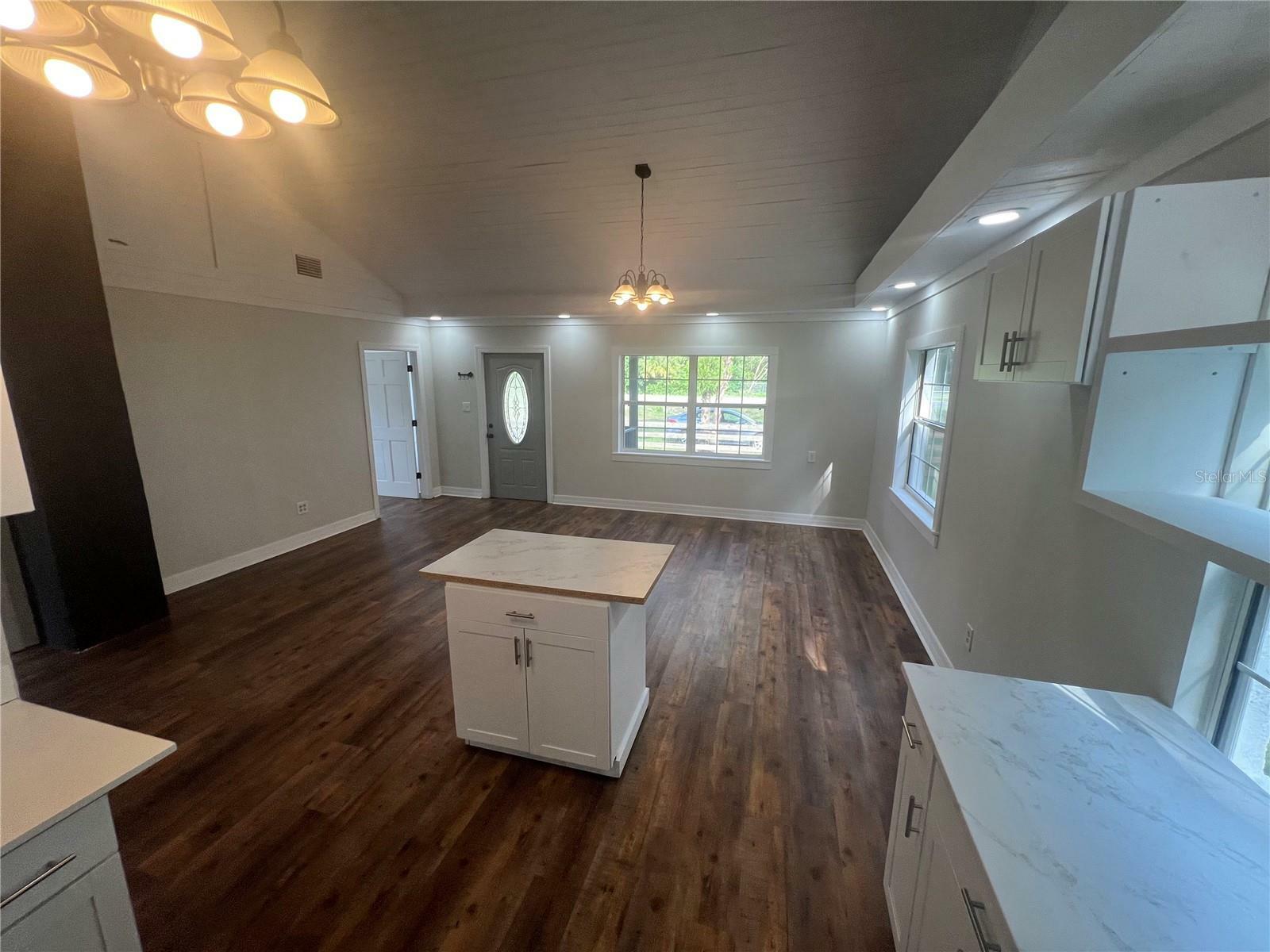 Property Photo: 18127 US Highway 41 FL 34610
