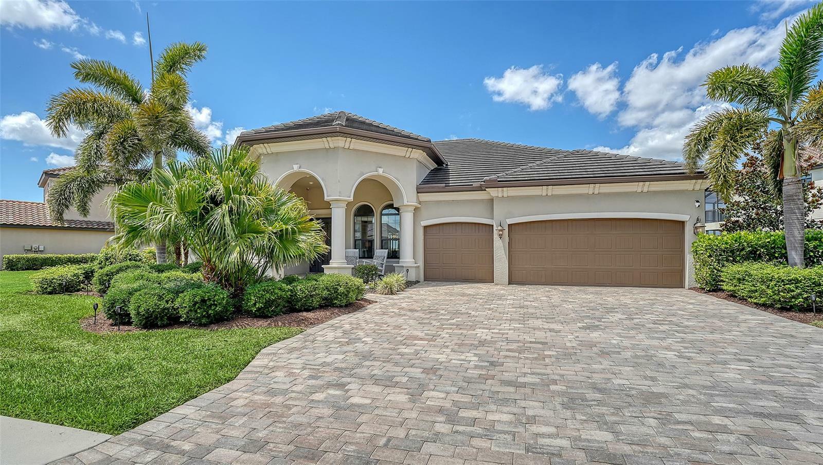 Property Photo:  5622 Arnie Loop  FL 34211 